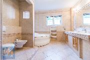 Pronjem luxusnho rodinnho domu 7+kk (360 m2), Praha 6 - Nebuice, ul. Ke Stri