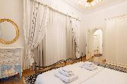 Pron�jem nadstandardn� za��zen�ho bytu 3+kk (76,8 m2), Praha 1 - Nov� M�sto, Truhl��sk�