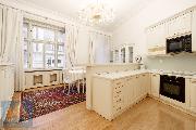 Pron�jem nadstandardn� za��zen�ho bytu 3+kk (76,8 m2), Praha 1 - Nov� M�sto, Truhl��sk�