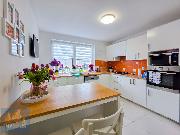 Pronjem novostavby RD 4+1 (177 m2) s gar a pozemkem 370 m2, Praha - Vchod, Jirny
