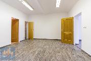 Pron�jem prostorn�ho domu 300 m? pro kancel��e �i podnik�n� � O�ech, Praha-z�pad