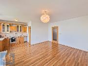 Pron�jem sv�tl�ho bytu 2+kk (52 m2) s balkonem, sklepem a GS, Praha 5 - Stod�lky, ul. Symfonick�