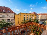 Pron�jem sv�tl�ho bytu 2+kk s balkonem, Praha 6 � Bubene�, ul. Dr. Zikmunda Wintra