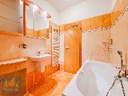 Pron�jem vybaven�ho bytu 2+kk (64,6 m2) se sklepem, Praha 10 - Horn� M�cholupy, ul. Bolo�sk�