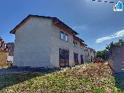 Pron�jem - Byt 3+kk se zahr�dkou a parkovac�m st�n�m � Mr�kov u Doma�lic