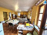 Pron�jem bytu 3+kk a nebytov�ch prostor v centru Doma�lic