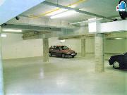 Pron�jem gar�ov�ho st�n� v Plzni na Slovanech