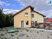 Pron�jem novostavby rodinn�ho domu v N��anech