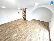 Pronjem obchodu, kancele v obci Dina