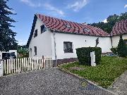 Rodinn� s�dlo  s pozemky ,gar�emi a zahradou, v Hlubo�anech u Vy�kova