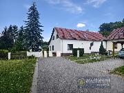 Rodinn� s�dlo  s pozemky ,gar�emi a zahradou, v Hlubo�anech u Vy�kova