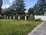 Rodinn� s�dlo  s pozemky ,gar�emi a zahradou, v Hlubo�anech u Vy�kova