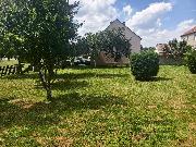 Rodinn� s�dlo  s pozemky ,gar�emi a zahradou, v Hlubo�anech u Vy�kova