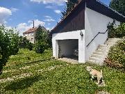 Rodinn� s�dlo  s pozemky ,gar�emi a zahradou, v Hlubo�anech u Vy�kova