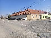 Rodinn� d�m v Komo�anech