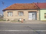 Rodinn� d�m v Komo�anech