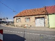 Rodinn� d�m v Komo�anech