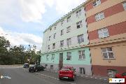 2+kk, 43m2, 2. patro cihlov�ho domu, u parku Jezerka, ulice Pod L�zn�
