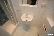 Garsoniera 19m2, u obchodn�ho centra Park Hostiva�, koupelna v byt�, wc p�es chodbu