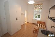 Garsoniera 19m2, u obchodn�ho centra Park Hostiva�, koupelna v byt�, wc p�es chodbu