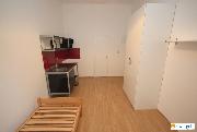 Garsoniera 19m2, u obchodn�ho centra Park Hostiva�, koupelna v byt�, wc p�es chodbu