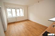 Kompletn� rekonstrukce: 2+kk s balkonem, 40m2, Praha 5 - Ko���e