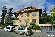 Od kvtna: Nov 4+1, 160 m + balkon, zahrada, Gabkova, Praha 8 Libe.