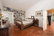 Prodej rodinn�ho domu a objektu k  podnik�n� na pozemku 1590m2 v Odolena Vod�