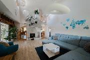 Prodej rodinn�ho domu se zahradou, gar�� a saunou na unik�tn�m m�st�