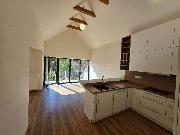 Pron�jem bytu 2+kk/B, 58 m2 + 7,6 m2 balkon, novostavba Praha 5 Ko���e