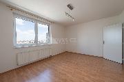 Pron�jem bytu 3+kk, 72 m2 s balkonem a gar��, ul. Hn�zdensk�, Praha - Troja