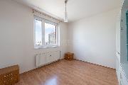 Pron�jem bytu 3+kk, 72 m2 s balkonem a gar��, ul. Hn�zdensk�, Praha - Troja