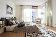 Pron�jem ��ste�n� za��zen�ho rohov�ho domu 4kk, 153m2 s gar��, terasou a zahradou  315m2 ve Vino�i.