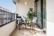 Pron�jem luxusn� vybaven�ho bytu 2+kk, 56m2, s lod�i� a parkovac�m st�n�m, v Hole�ovic�ch