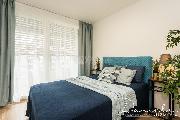 Pron�jem luxusn� vybaven�ho bytu 2+kk, 56m2, s lod�i� a parkovac�m st�n�m, v Hole�ovic�ch