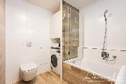 Pron�jem luxusn� vybaven�ho bytu 2+kk, 56m2, s lod�i� a parkovac�m st�n�m, v Hole�ovic�ch