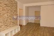 Pron�jem cihlov�ho bytu 2+1 s balkonem po rekonstrukci v Plzni na Slovanech