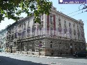 Pron�jem prostorn�ho cihlov�ho bytu 1+1 s komorou v �ir��m centru Plzn�