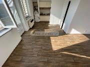 Pron�jem slunn�ho bytu 1+kk s balkonem po rekonstrukci v Plzni - Doubravce