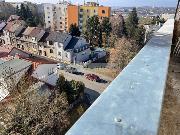 Pron�jem slunn�ho bytu 1+kk s balkonem po rekonstrukci v Plzni - Doubravce