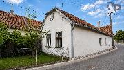 Prodej rodinn�ho domu 2+1 se stodolou v obci Hodice.