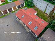PRODEJ 4 PROPOJEN�CH GAR��� 120 m? + KANCEL��, Z�ZEM� A MANIPULA�N� PLOCHA � BYST�ANY