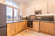 Prodej zrekonstruovan� vily s 10 apartm�ny a kancel��sk�mi prostory v ul. �ukovova, �st� nad Labem