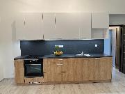 Pron�jem nov� zrekonstruovan�ho za��zen�ho bytu 2kk v reziden�n� vile se zahradou