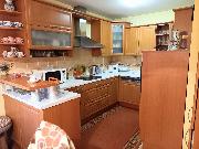 Nab�z�me prodej rodinn�ho domu se zahradou ve Vset�n�.