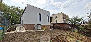 Pron�jem modern� novostavby RD 2+kk s terasou, zahradou a parkovac�m m�stem, Vala�sk� Mezi����