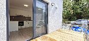Pron�jem modern� novostavby RD 2+kk s terasou, zahradou a parkovac�m m�stem, Vala�sk� Mezi����