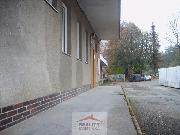 Pron�jem obchodn�ch prostor 130 m2, Vset�n