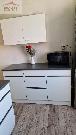 Pron�jem za��zen�ho bytu 1+1 s lod�i�, Vala�sk� Mezi����, ul. Havl��kova