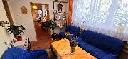 Rodinn� d�m 5+2 se dv�ma byty a pozemkem 2 285 m2 v centru obce Krhov�